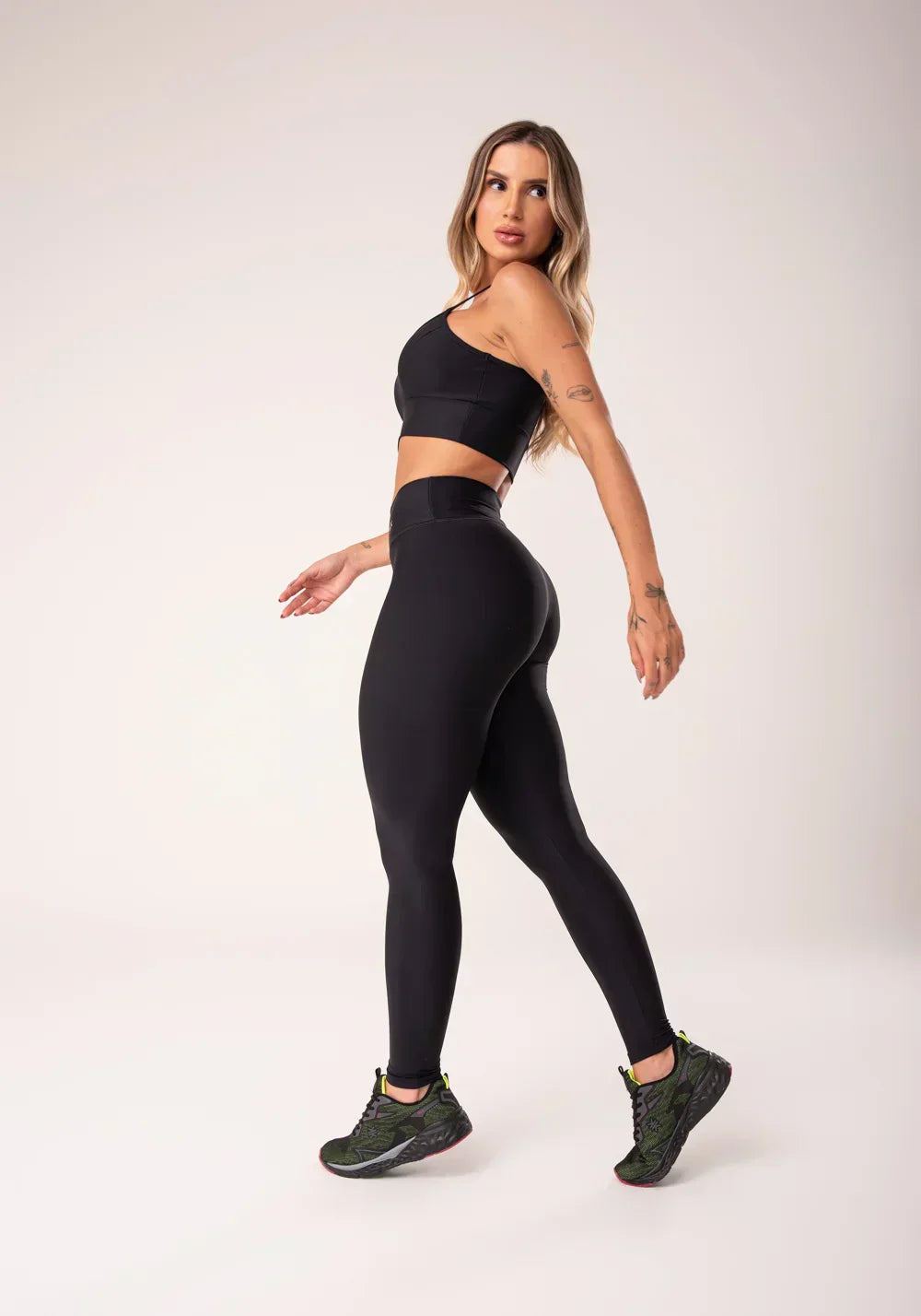 Calça legging preta básica