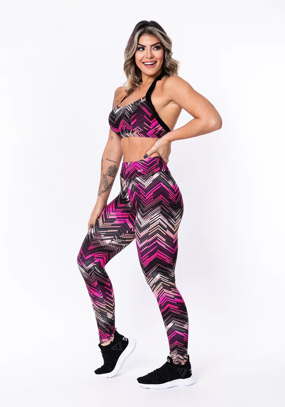 Conjunto fitness match poliamida estampada zig zag rosa (top+calça)